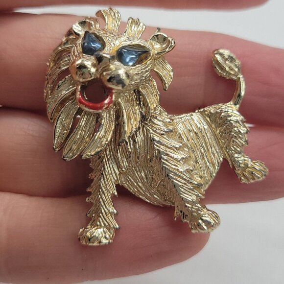 Vintage Lion Trembler Brooch Pin With Blue Eyes & Red Accents Gold-Tone Metal - Picture 3 of 9